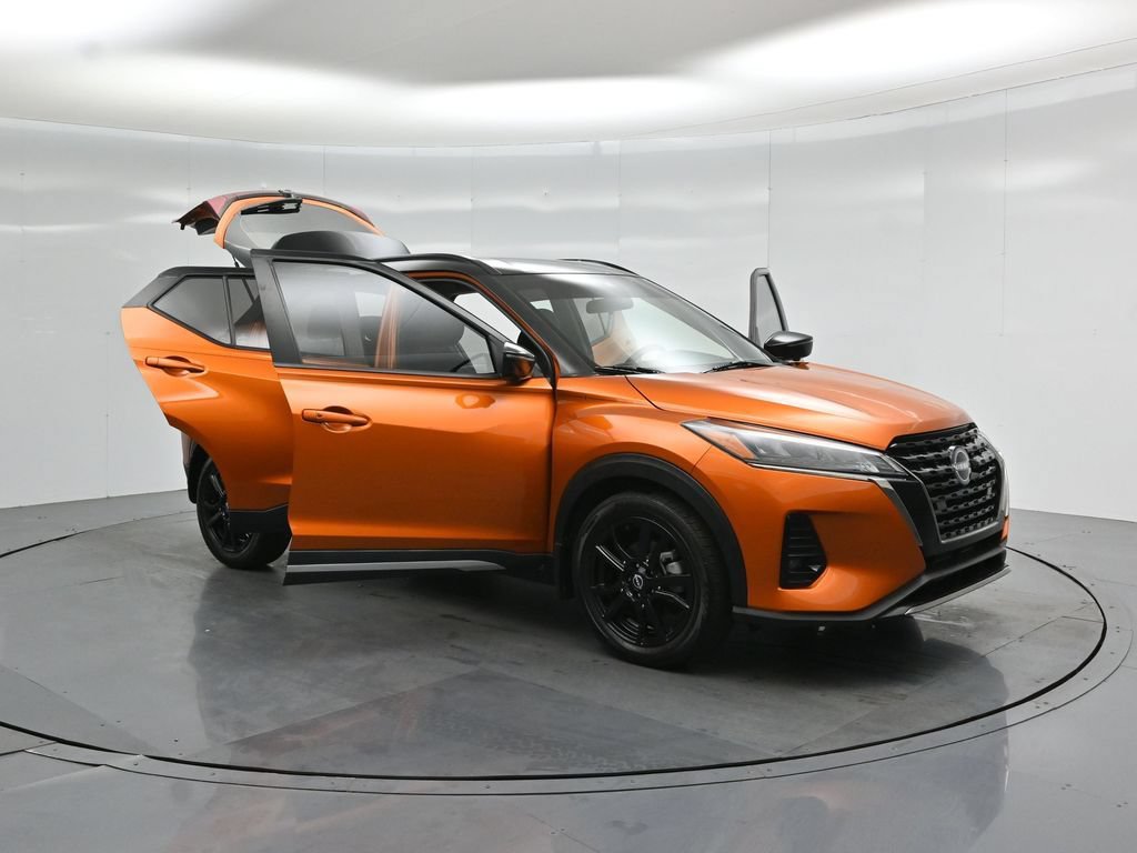 Used 2023 Nissan Kicks SR FWD image 28