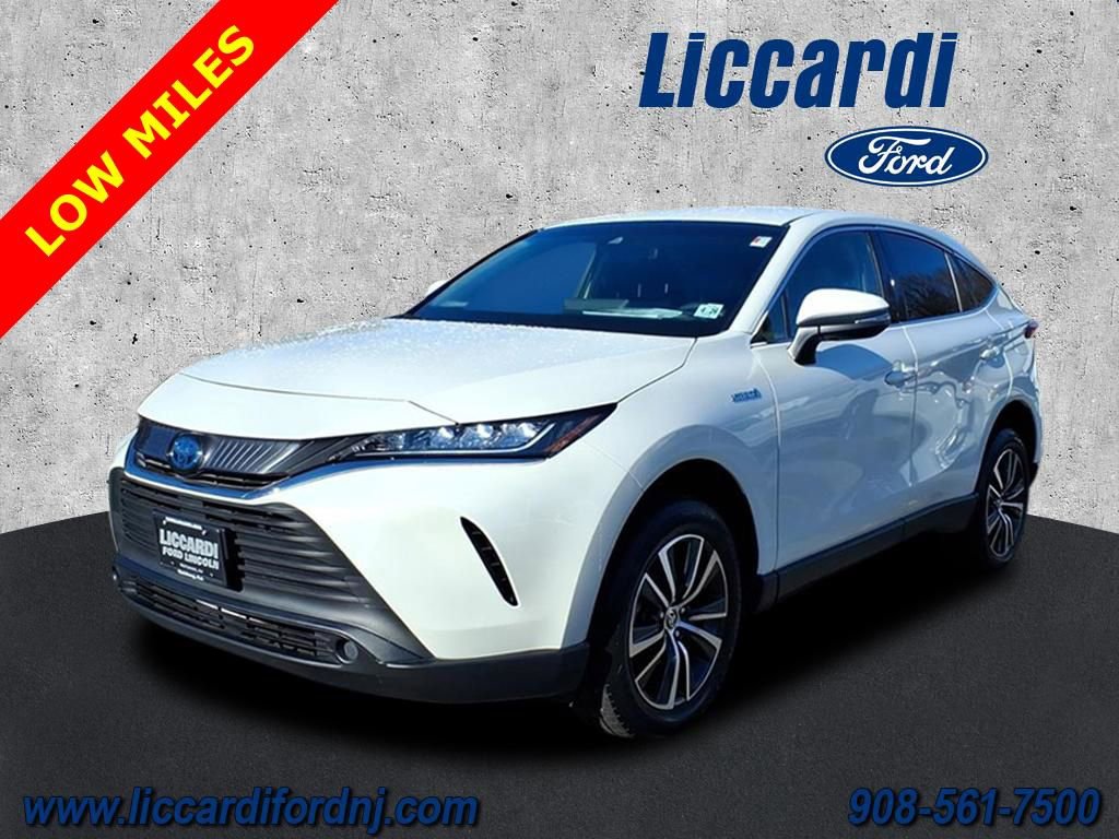 Used 2021 Toyota Venza LE w/ Carpet Mat Package (TMS) image 3