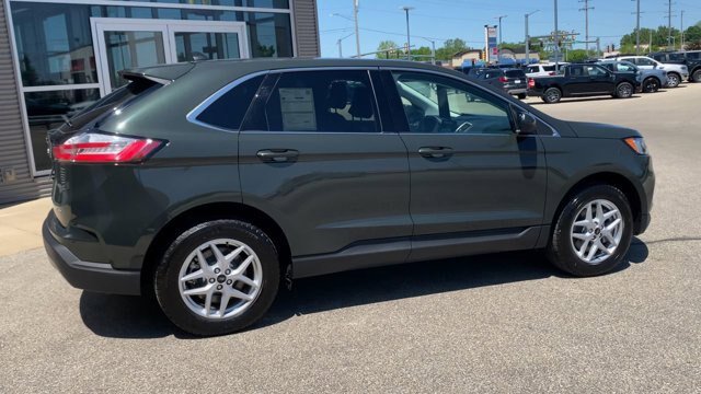 Certified 2024 Ford Edge SEL w/ Convenience Package AWD/4WD image 2