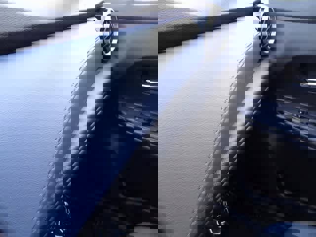 Used 2023 Nissan Versa SV image 28