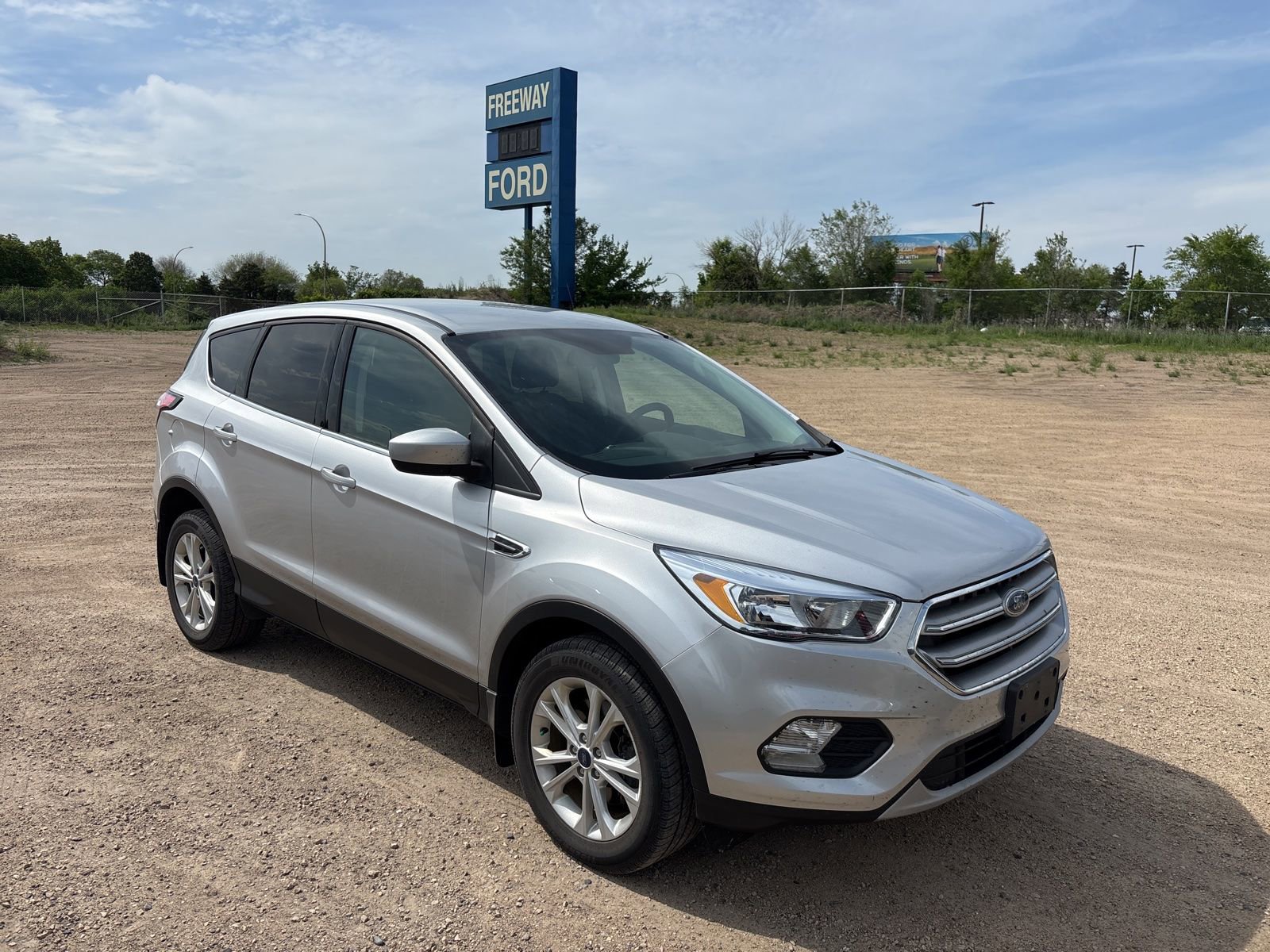 Certified 2017 Ford Escape SE AWD/4WD image 2