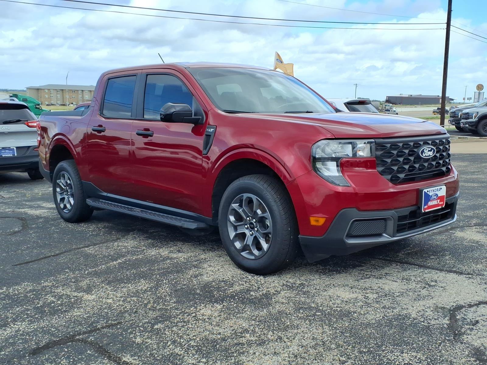 Certified 2025 Ford Maverick XLT w/ XLT Luxury Package FWD image 3