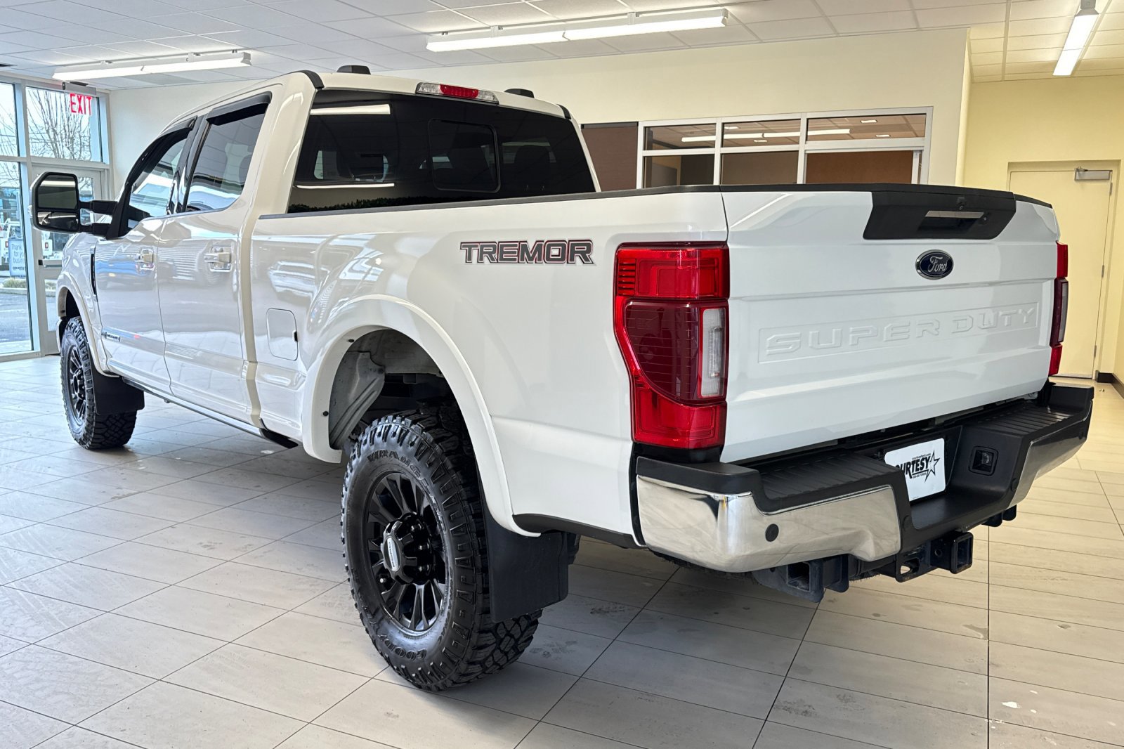 Certified 2021 Ford F350 Lariat w/ Tremor Off-Road Package image 6
