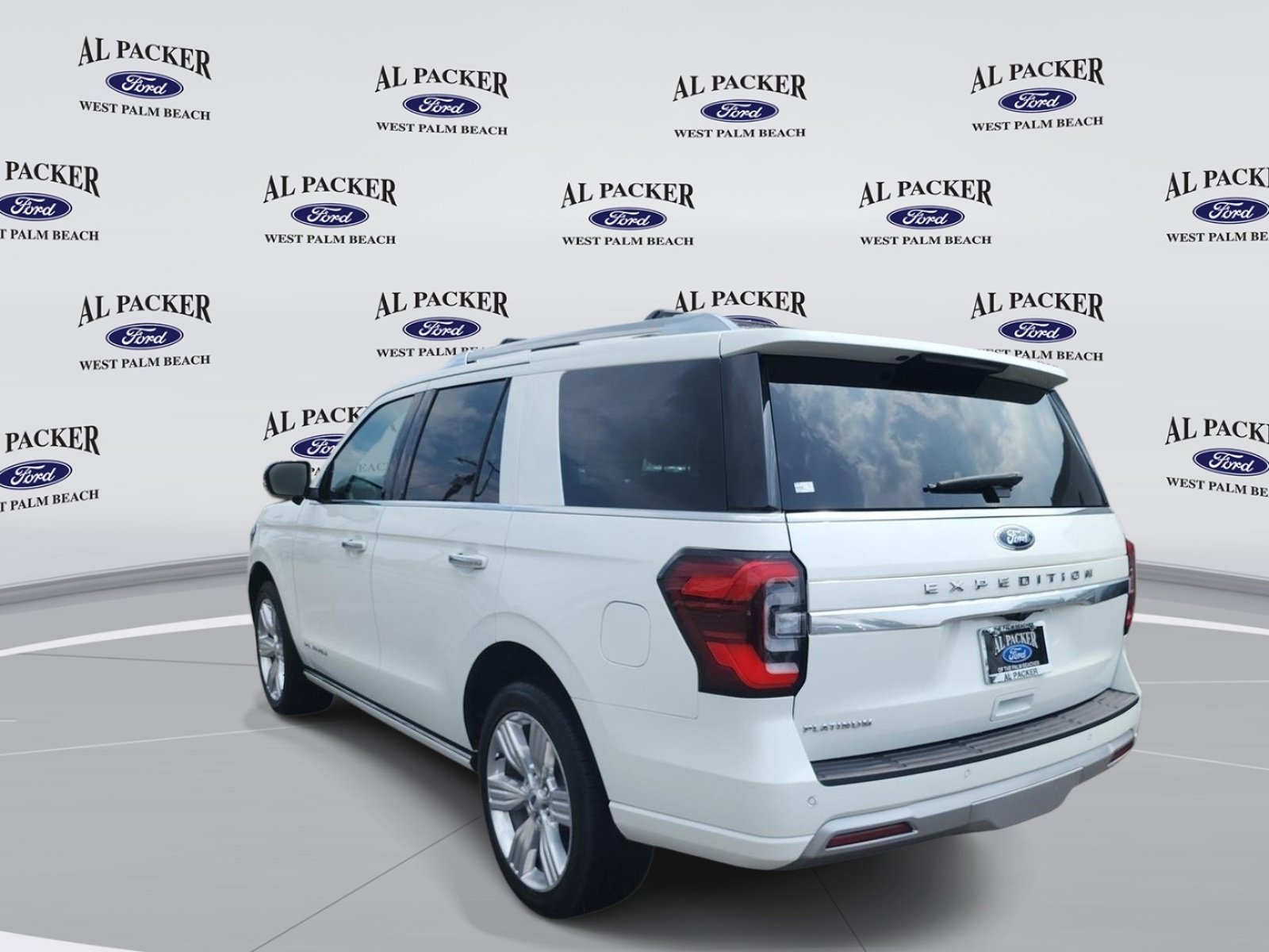 Certified 2023 Ford Expedition Platinum AWD/4WD image 3