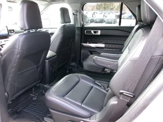 Certified 2024 Ford Explorer XLT w/ Equipment Group 202A AWD/4WD image 9
