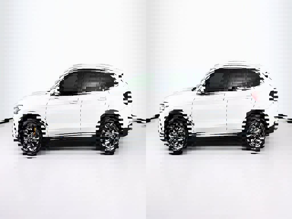 Used 2022 BMW X3 xDrive30i image 3