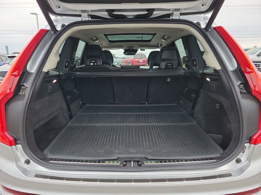 Used 2020 Volvo XC90 T6 Momentum image 10