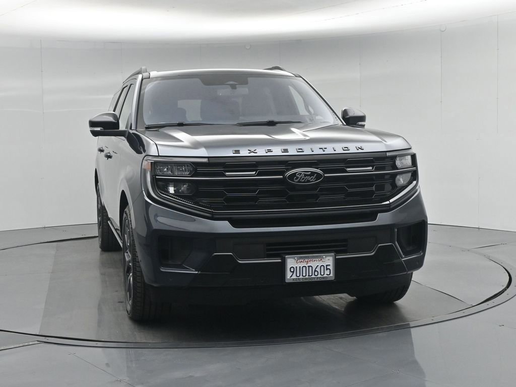 Certified 2025 Ford Expedition Max Platinum w/ Stealth Performance Package image 6