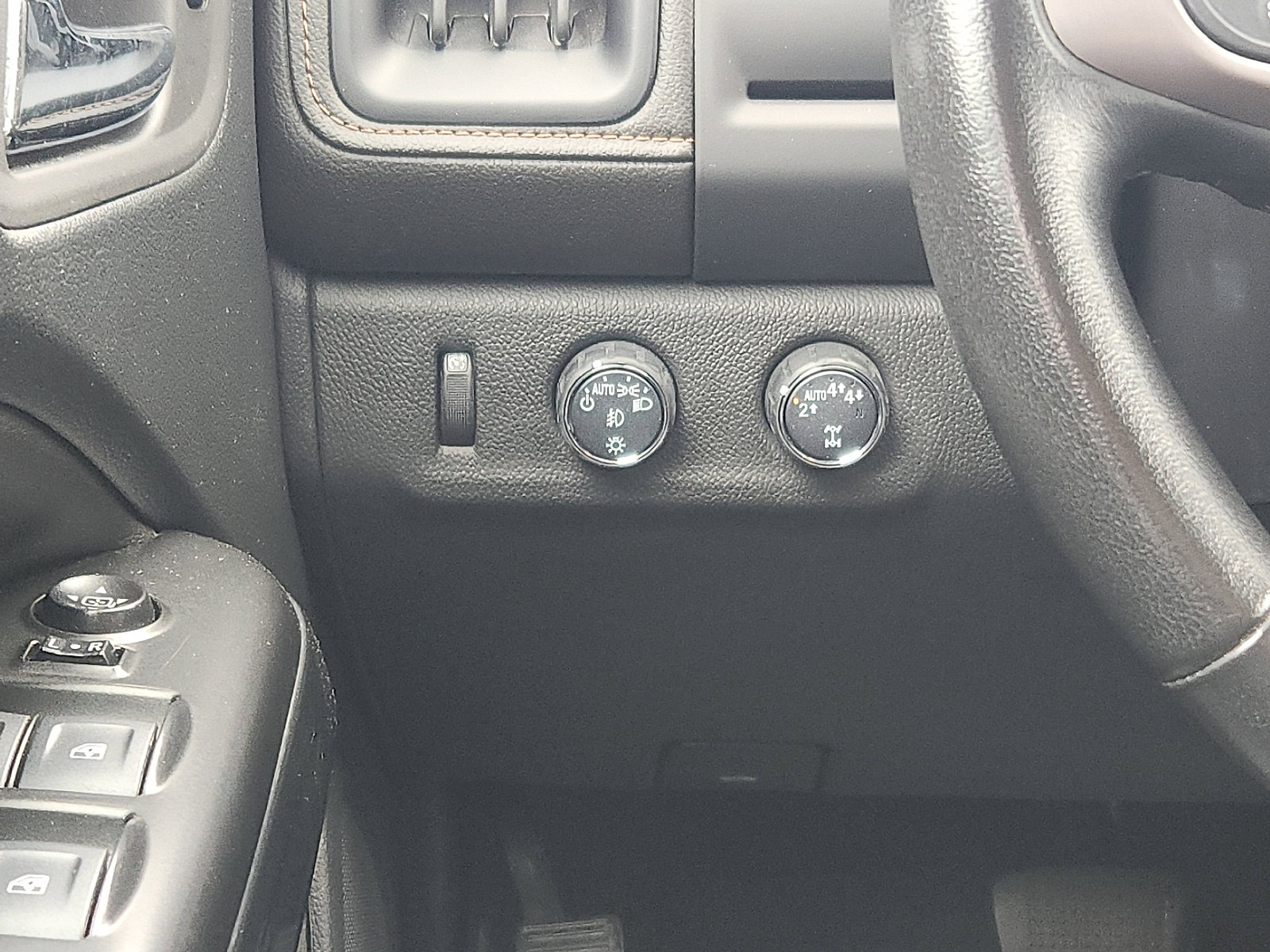 Used 2022 GMC Canyon AT4 w/ Trailering Package image 13