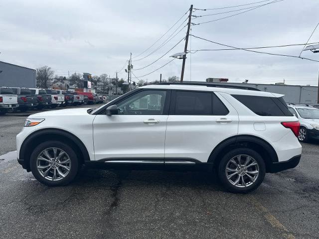 Certified 2022 Ford Explorer XLT w/ Equipment Group 202A image 4