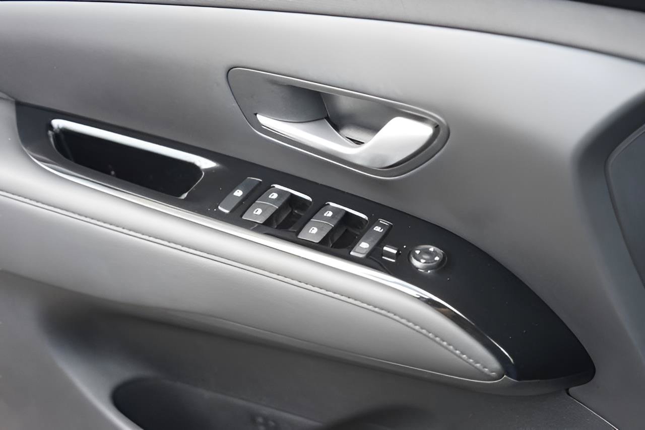 Used 2023 Hyundai Tucson Limited FWD image 30