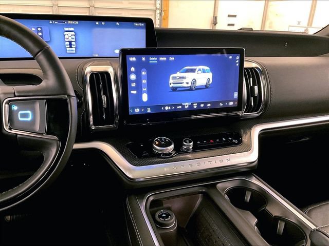 Certified 2025 Ford Expedition Max Platinum w/ Stealth Appearance Package AWD/4WD image 6