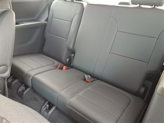 Used 2023 Chevrolet Traverse LT w/ LPO, Floor Liner Package image 10