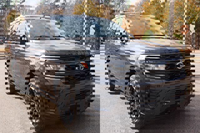 Certified 2023 Ford Expedition Limited image 2