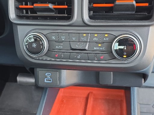 Certified 2023 Ford Maverick XLT w/ XLT Luxury Package FWD image 12