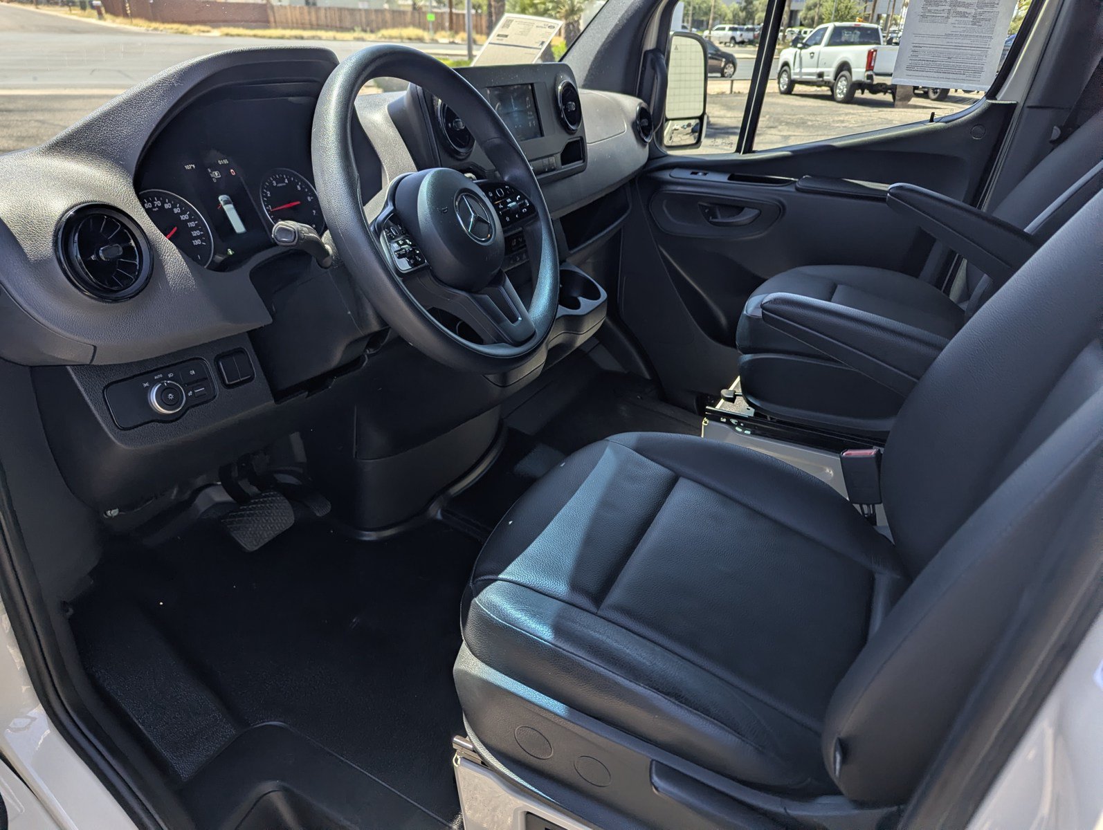 Used 2023 Mercedes-Benz Sprinter 1500 image 13