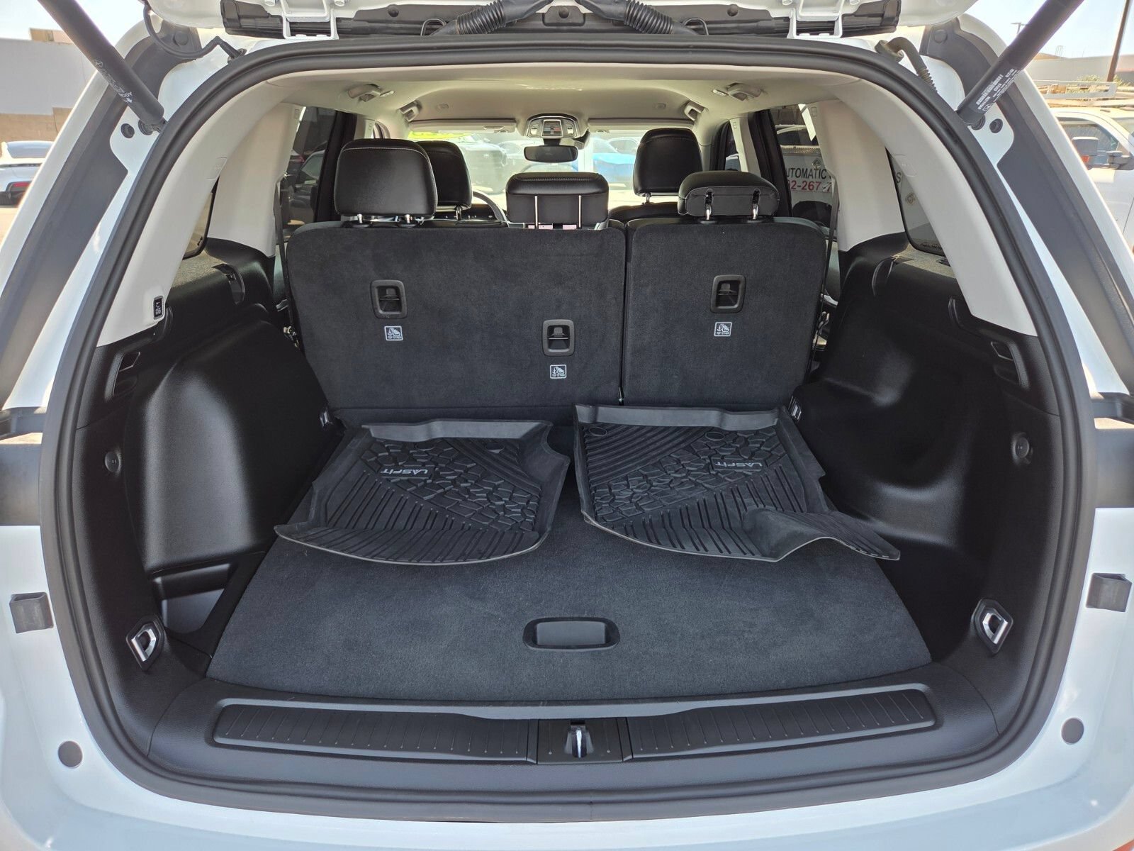 Used 2023 Jeep Grand Cherokee Limited RWD image 13