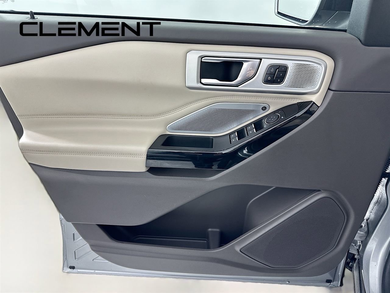 Certified 2021 Ford Explorer Platinum w/ Equipment Group 601A image 29