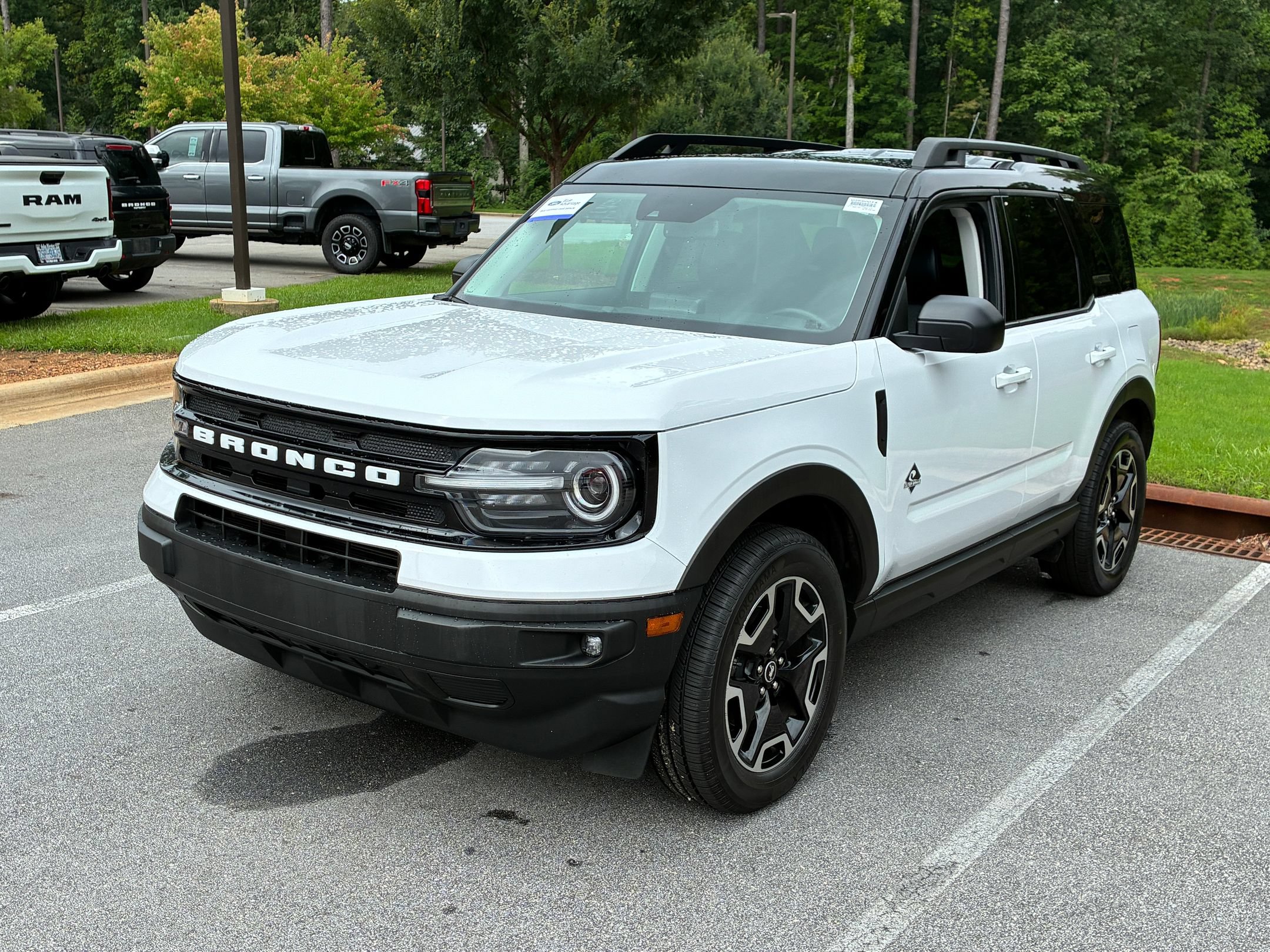 Certified 2022 Ford Bronco Sport Outer Banks w/ Tech Package AWD/4WD image 4