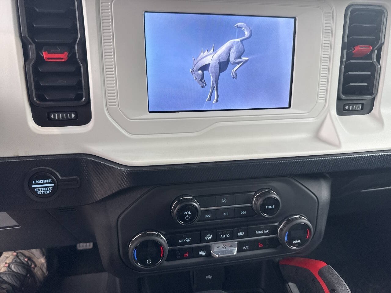 Certified 2023 Ford Bronco Heritage Edition AWD/4WD image 37