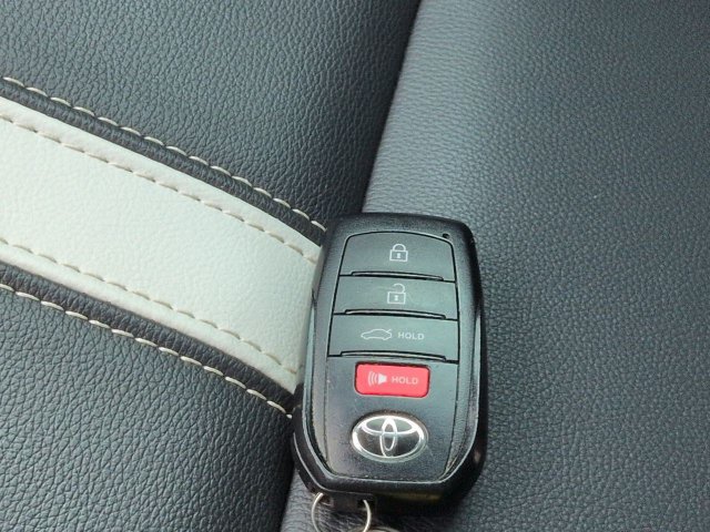 Used 2025 Toyota Camry SE w/ Convenience Package FWD image 26