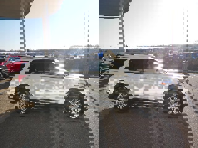 Certified 2020 Ford Explorer Limited w/ Equipment Group 310A image 4