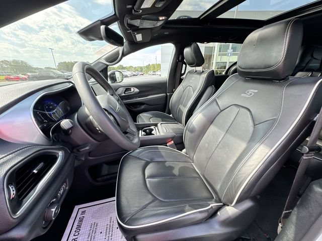 Used 2025 Chrysler Pacifica Limited FWD image 11