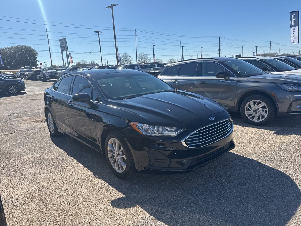 Certified 2020 Ford Fusion SE image 1