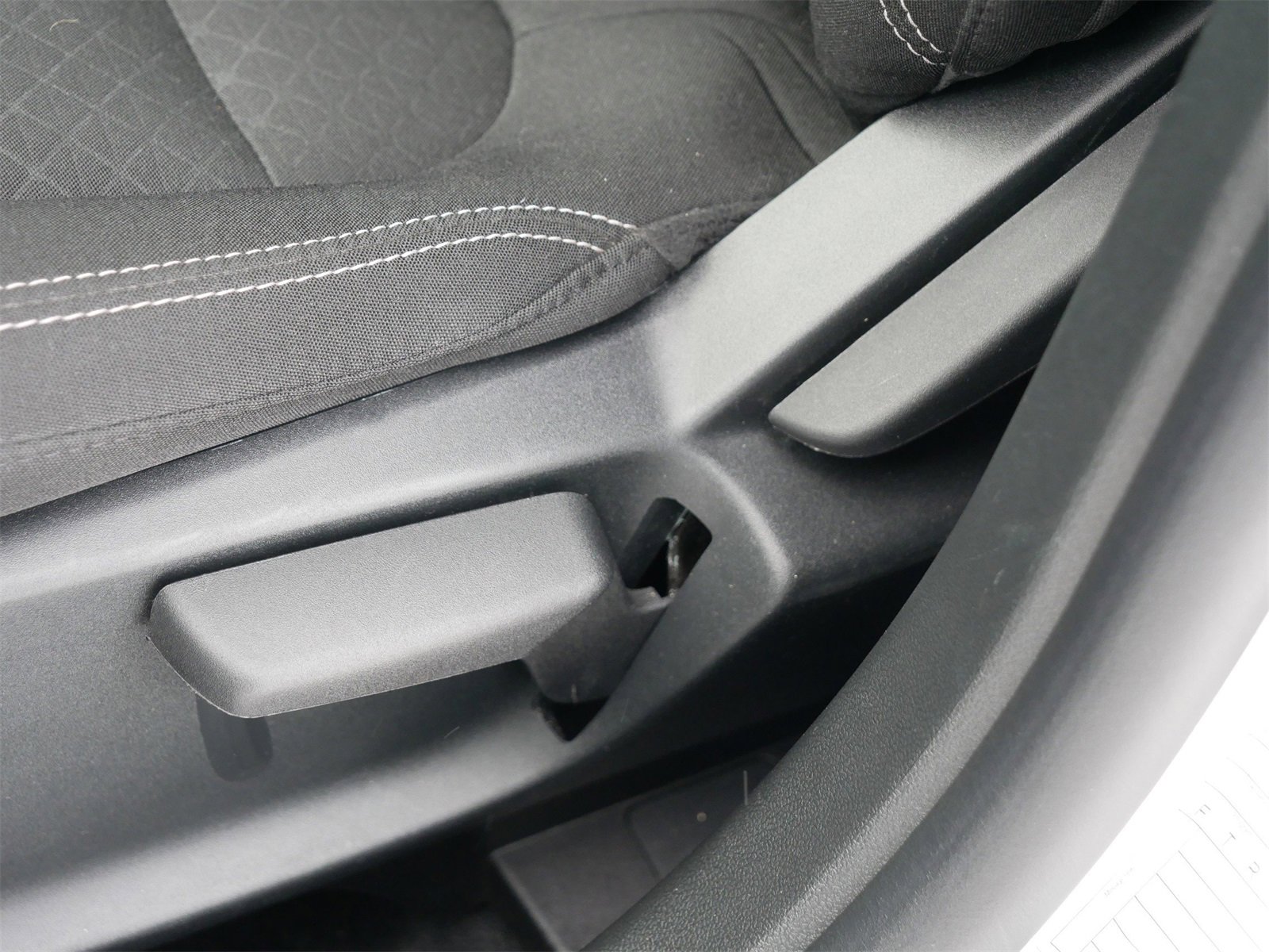 Certified 2025 Ford Escape Active image 13