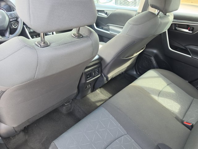 Used 2025 Toyota RAV4 XLE FWD image 18