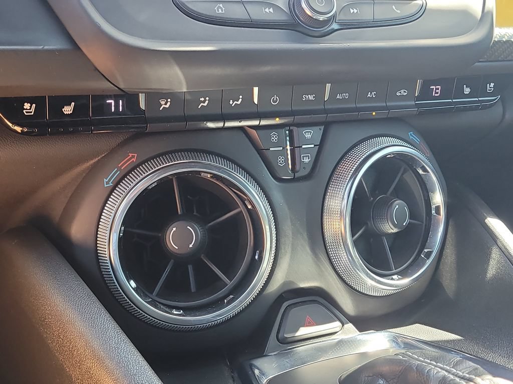 Used 2020 Chevrolet Camaro LT RWD image 19