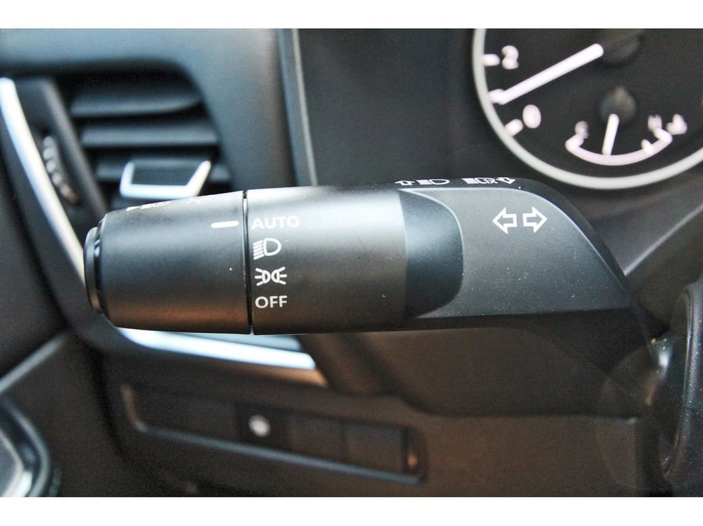 Used 2024 Nissan Rogue SV w/ SV Premium Package image 16