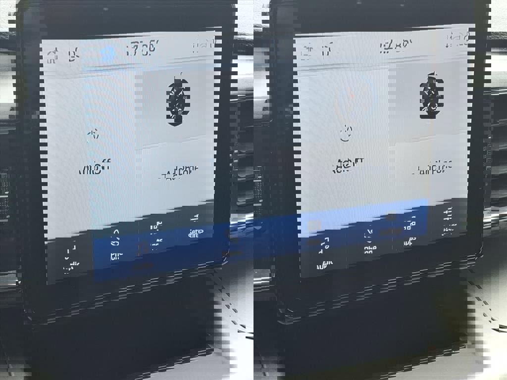 Certified 2022 Ford Explorer XLT w/ Equipment Group 202A image 27