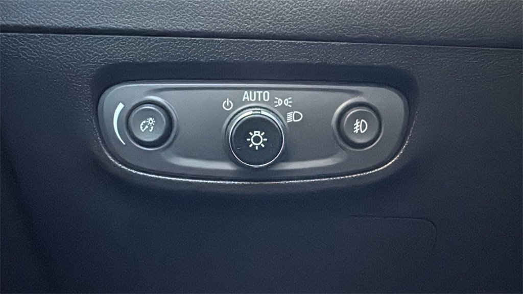 Used 2023 Buick Encore GX Preferred w/ Cold Weather Comfort Package image 17