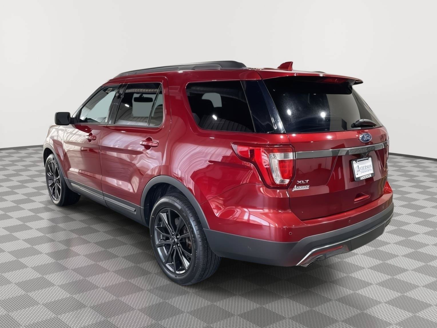 Certified 2017 Ford Explorer XLT w/ Equipment Group 202A AWD/4WD image 9
