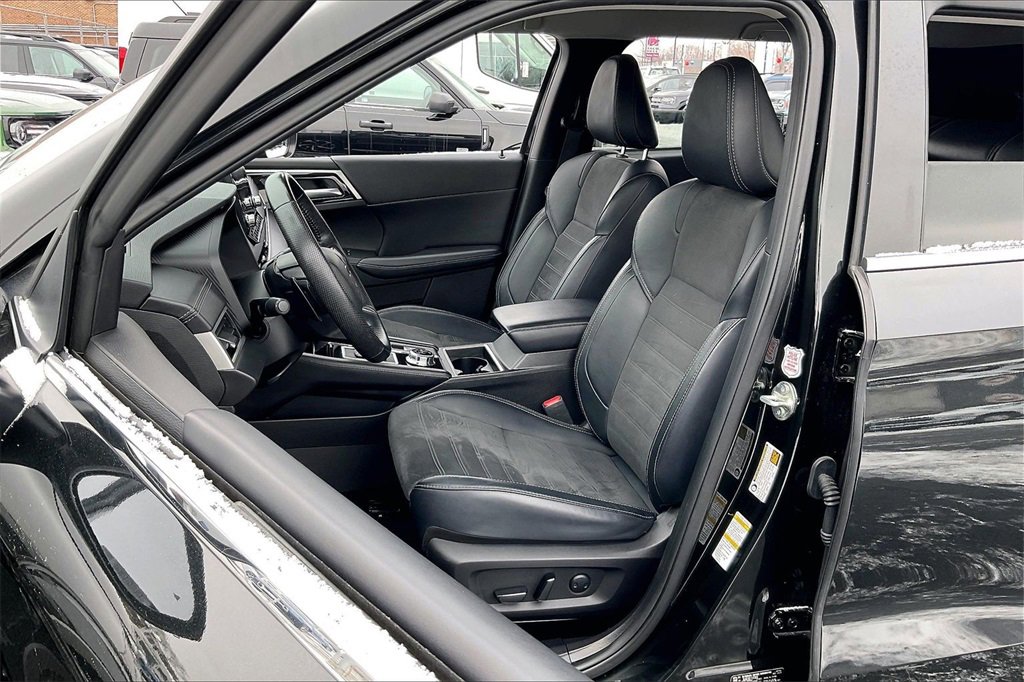 Used 2024 Mitsubishi Outlander SE image 22