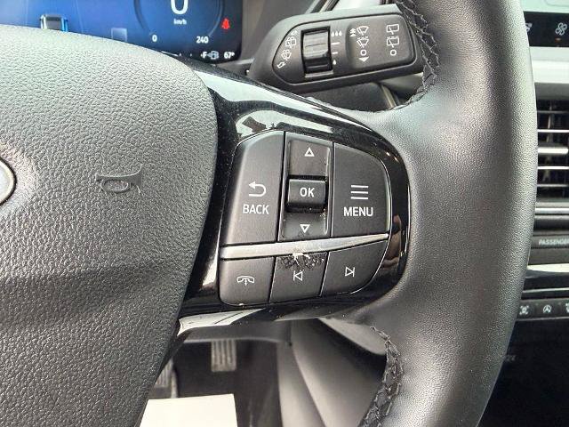 Certified 2025 Ford Escape Platinum AWD/4WD image 35