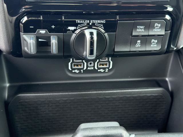 Used 2023 RAM 1500 Laramie AWD/4WD image 32