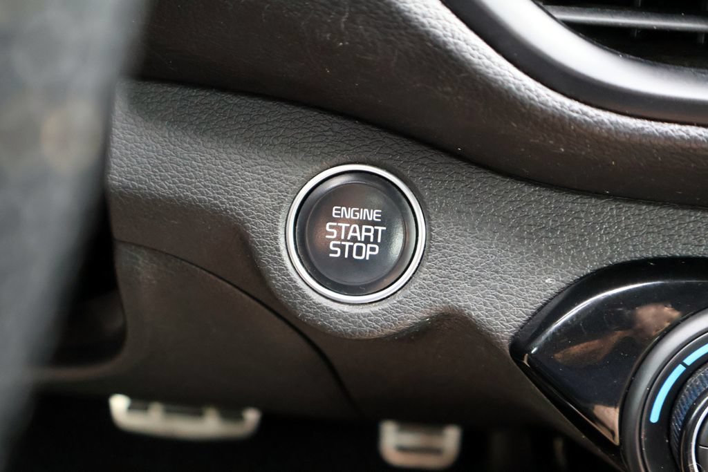 Used 2022 Kia Forte GT w/ GT Technology Package FWD image 9
