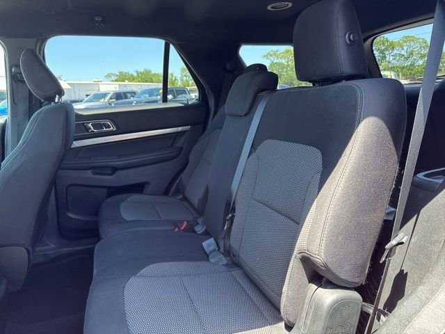 Certified 2019 Ford Explorer XLT FWD image 7