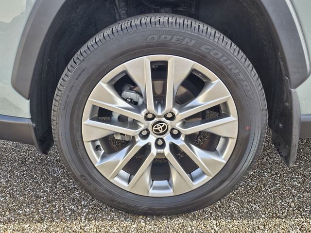 Used 2023 Toyota RAV4 XLE Premium image 32