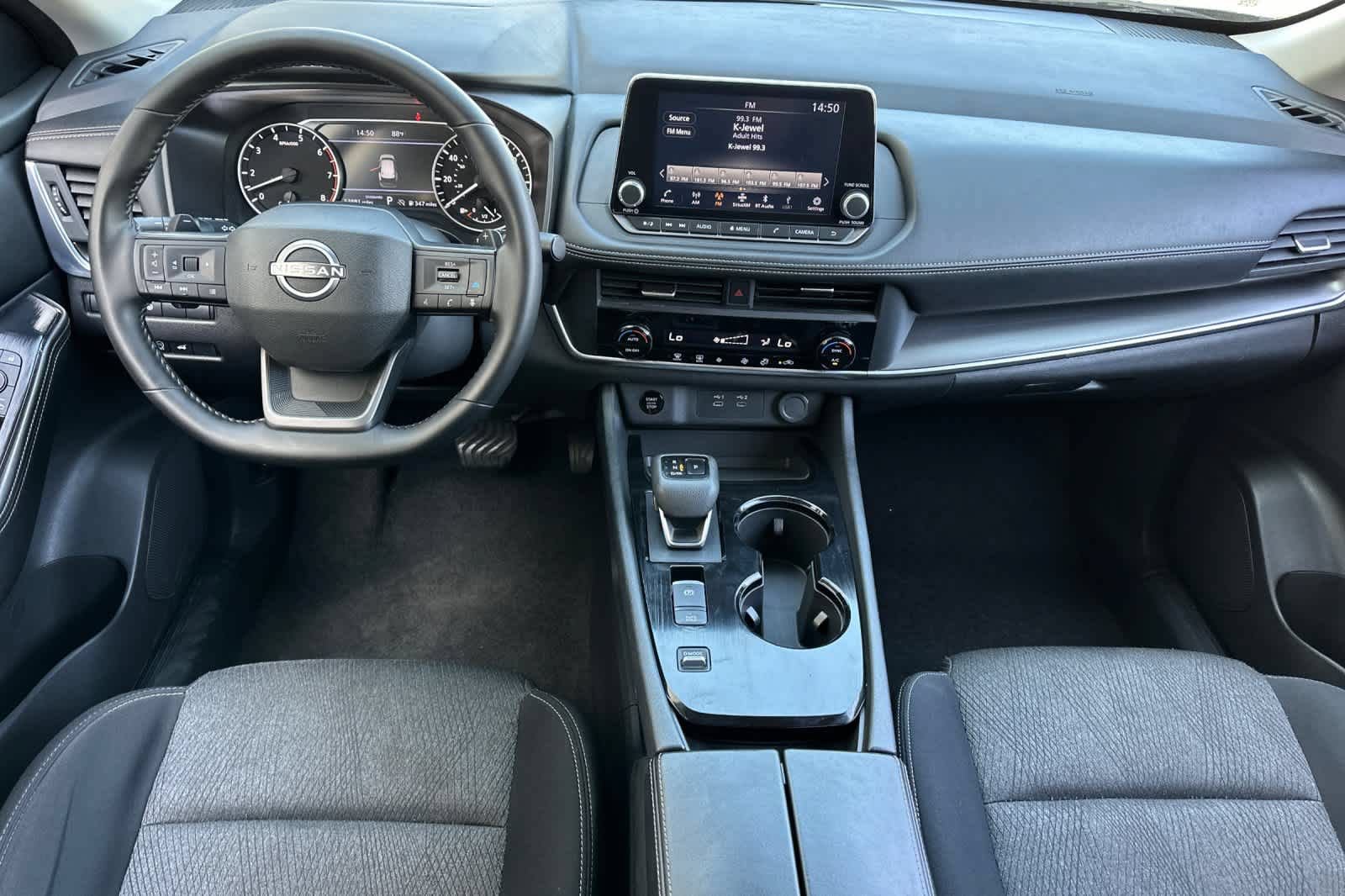 Used 2025 Nissan Rogue SV FWD image 3