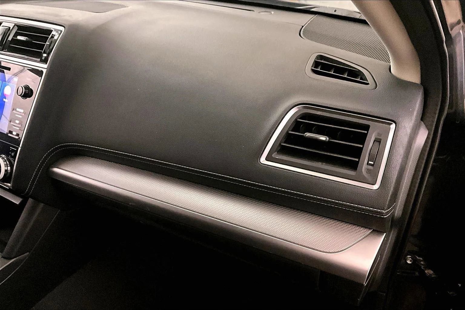 Used 2019 Subaru Outback 2.5i Premium image 15