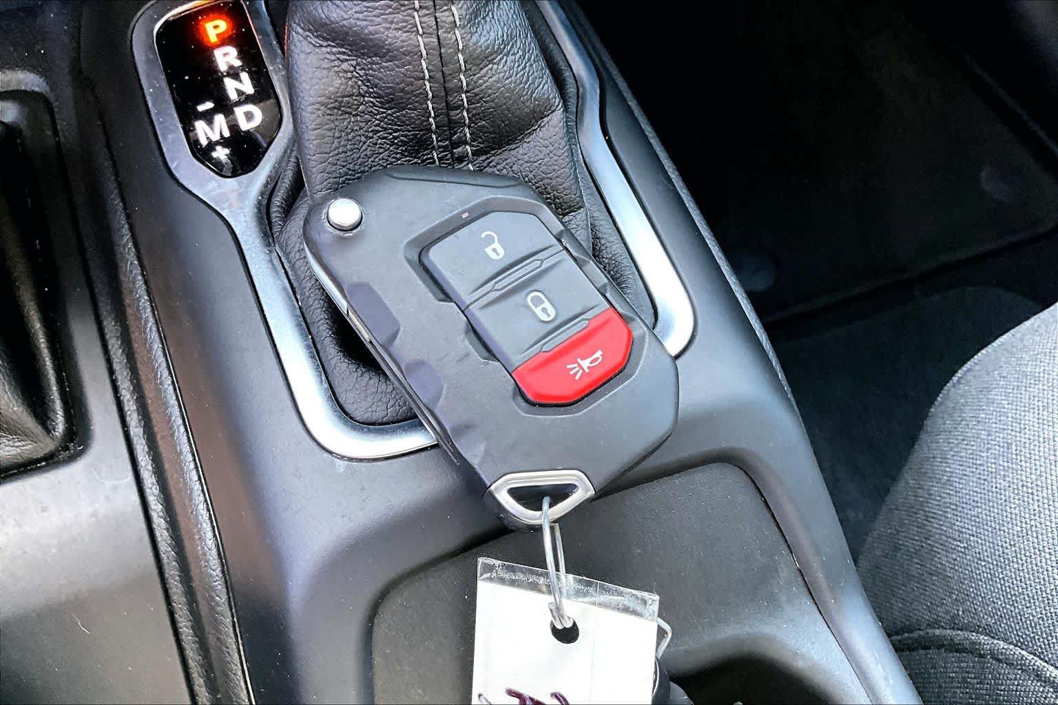 Used 2025 Jeep Gladiator Sport AWD/4WD image 15