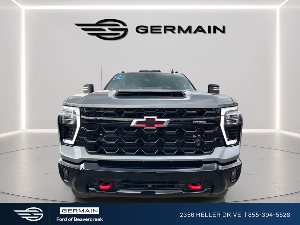 Used 2024 Chevrolet Silverado 2500 ZR2 w/ Technology Package AWD/4WD image 3