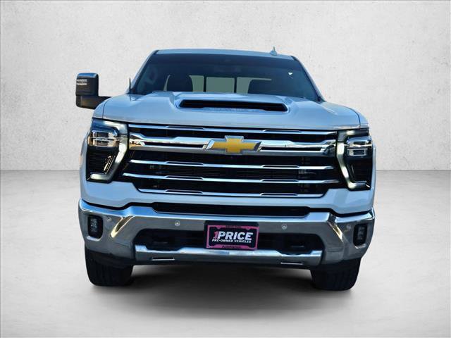 Used 2025 Chevrolet Silverado 2500 LTZ w/ LTZ Convenience Package AWD/4WD image 2