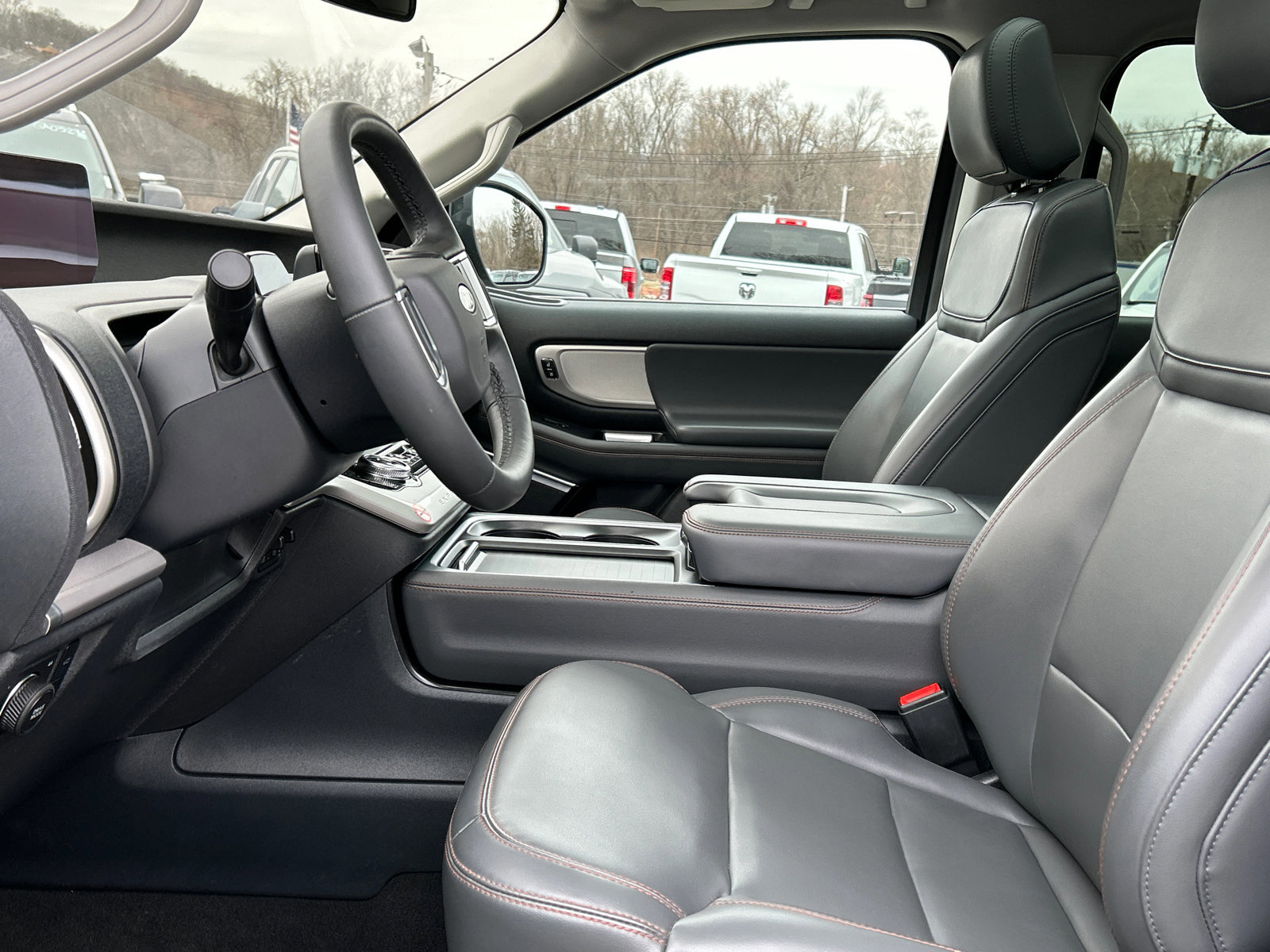 Certified 2025 Ford Expedition Active AWD/4WD image 10