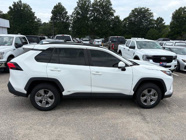 Used 2022 Toyota RAV4 XLE w/ Convenience Package AWD/4WD image 4