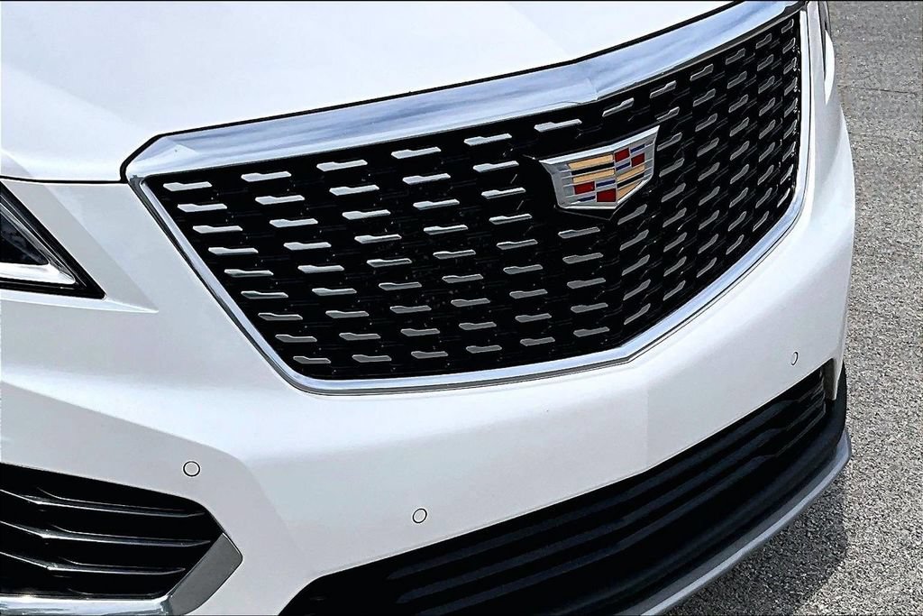 Used 2023 Cadillac XT5 Premium Luxury w/ LPO, Floor Liner Package AWD/4WD image 30