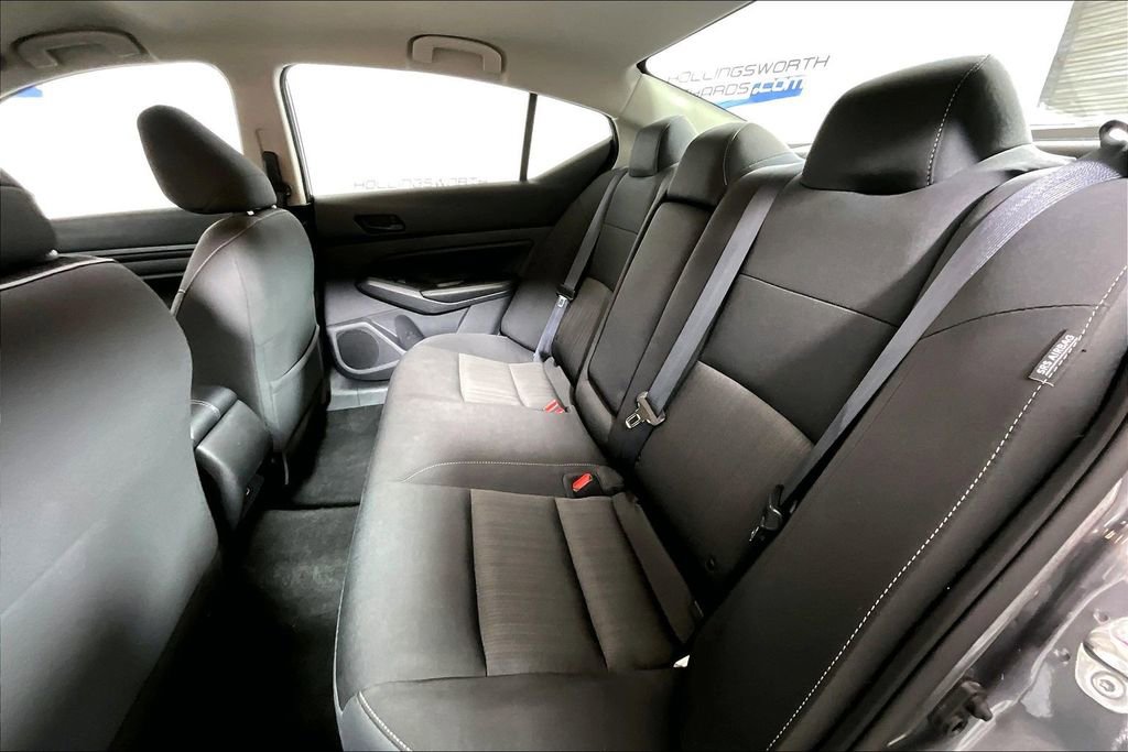 Used 2024 Nissan Altima 2.5 SV image 21